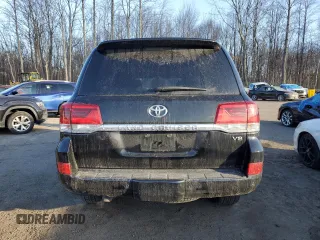 2020 Toyota Land Cruiser z VIN JTMCY7AJ4L4088909, wystawiony jako Copart lot #42312505 z przebiegiem 32 665 mil mil oraz Szkoda całkowita • Salvage title. Historia ofert i sprzedaży dostępna na DreamBid. Obrazek 6.