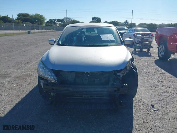 2014 Nissan Sentra SV with VIN 3N1AB7AP8EY318015, listed as a IAAI auction lot 41815001 with 88,251 mi miles. Bid and sale history available at carsss.com. Image 6.