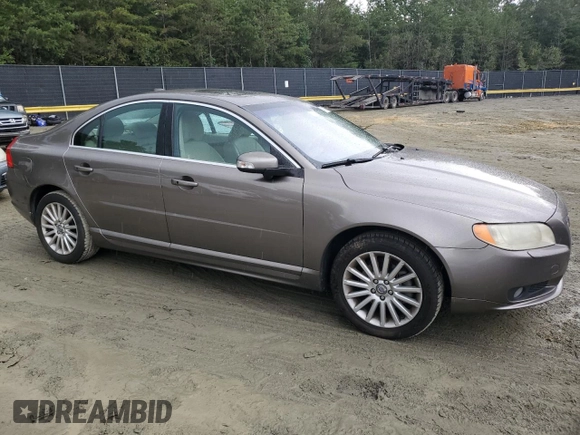 2008 Volvo S80 3.2L with VIN YV1AS982281056773, listed as a Copart auction lot 74117384 with 176,244 mi miles and Clean Title. Bid and sale history available at carsss.com. Image 4.