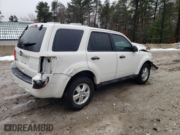 2012 Ford Escape XLS z VIN 1FMCU9C72CKB33801, wystawiony jako Copart lot #84003994 z przebiegiem 49 163 mil mil oraz Czysty tytuł • Clean title. Historia ofert i sprzedaży dostępna na DreamBid. Obrazek 3.