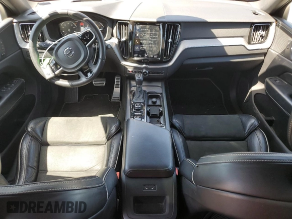 2018 Volvo XC60 R-Design z VIN YV4A22RM3J1076126, wystawiony jako Copart lot #57165365 z przebiegiem 110 865 mil mil oraz Szkoda całkowita • Salvage title. Historia ofert i sprzedaży dostępna na DreamBid. Obrazek 8.
