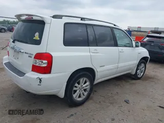 2007 Toyota Highlander w/3rd Row z VIN JTEDW21A570017255, wystawiony jako IAAI lot #42265923 z przebiegiem 245 805 mil mil oraz . Historia ofert i sprzedaży dostępna na DreamBid. Obrazek 4.