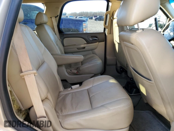 2010 Chevrolet Tahoe LT z VIN 1GNMCBE31AR144717, wystawiony jako Copart lot #46361155 z przebiegiem 153 575 mil mil oraz Szkoda całkowita • Salvage title. Historia ofert i sprzedaży dostępna na DreamBid. Obrazek 10.
