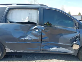 2009 Toyota Sienna XLE with VIN 5TDBK22C69S027767, listed as a IAAI auction lot 42029832 with 200,752 mi miles and . Bid and sale history available at DreamBid. Image 6.