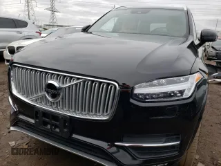 2017 Volvo XC90 Inscription with VIN YV4A22PL1H1176889, listed as a Copart auction lot 37447453 with 33,987 mi miles. Bid and sale history available at carsss.com. Image 5.