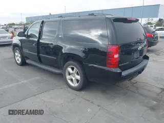 2008 Chevrolet Suburban LTZ z VIN 3GNFK16Y28G186226, wystawiony jako IAAI lot #42460005 z przebiegiem 218 041 mil mil oraz . Historia ofert i sprzedaży dostępna na DreamBid. Obrazek 3.