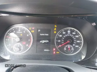 2023 Kia K5 GT-Line z VIN 5XXG64J22PG186976, wystawiony jako IAAI lot #42241886 z przebiegiem 39 502 mil mil oraz . Historia ofert i sprzedaży dostępna na DreamBid. Obrazek 7.
