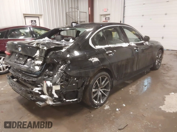 2019 BMW 3 Series 330i xDrive with VIN WBA5R7C56KAJ86102, listed as a IAAI auction lot 41368114 with 89,723 mi miles. Bid and sale history available at carsss.com. Image 4.