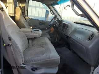 2000 Ford F-150 XL with VIN 1FTRX17W1YNB88948, listed as a Copart auction lot 83114404 with 288,100 mi miles and Salvage Title. Bid and sale history available at carsss.com. Image 7.