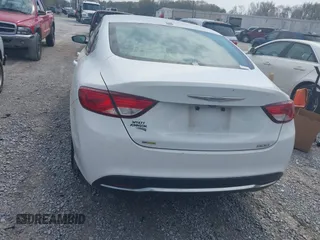 2016 Chrysler 200 Limited with VIN 1C3CCCAB3GN106062, listed as a IAAI auction lot 41900923 with 171,914 mi miles. Bid and sale history available at carsss.com. Image 6.