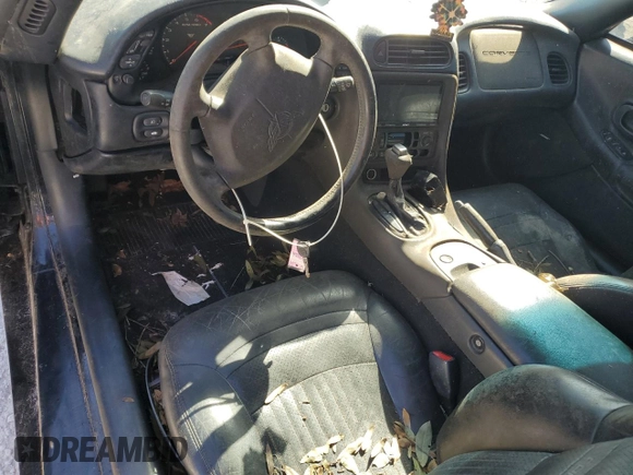 2001 Chevrolet Corvette with VIN 1G1YY32G615104139, listed as a Copart auction lot 77477034 with 0 mi miles and Salvage Title. Bid and sale history available at carsss.com. Image 8.