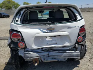 2016 Chevrolet Sonic LT z VIN 1G1JC6SHXG4175711, wystawiony jako Copart lot #55358605 z przebiegiem 59 422 mil mil oraz Szkoda całkowita • Salvage title. Historia ofert i sprzedaży dostępna na DreamBid. Obrazek 6.