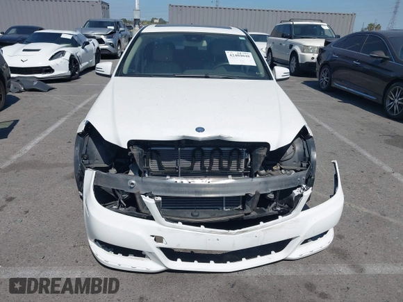 2013 Mercedes-Benz C 300 Sport с VIN WDDGF8AB0DG059869, выставлен на аукционе IAAI как лот 42404048 с пробегом 89 237 миль миль и . История ставок и продаж доступна на DreamBid. Изображение 13.