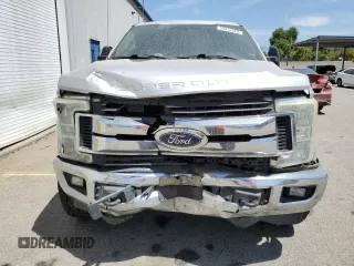 2017 Ford F-250 XL z VIN 1FT7X2AT7HEC55158, wystawiony jako Copart lot #59394225 z przebiegiem 256 564 mil mil oraz Szkoda całkowita • Salvage title. Historia ofert i sprzedaży dostępna na DreamBid. Obrazek 5.