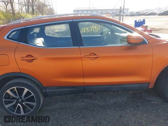 2017 Nissan Rogue S z VIN JN1BJ1CP9HW016617, wystawiony jako IAAI lot #41997886 z przebiegiem 97 431 mil mil oraz . Historia ofert i sprzedaży dostępna na DreamBid. Obrazek 13.