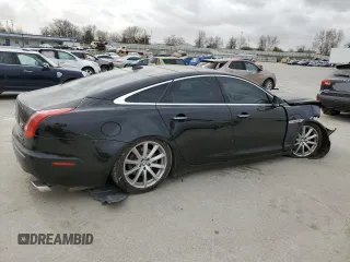 2013 Jaguar XJ z VIN SAJWJ1CD5D8V53294, wystawiony jako Copart lot #49711445 z przebiegiem 100 675 mil mil oraz Szkoda całkowita • Salvage title. Historia ofert i sprzedaży dostępna na DreamBid. Obrazek 3.