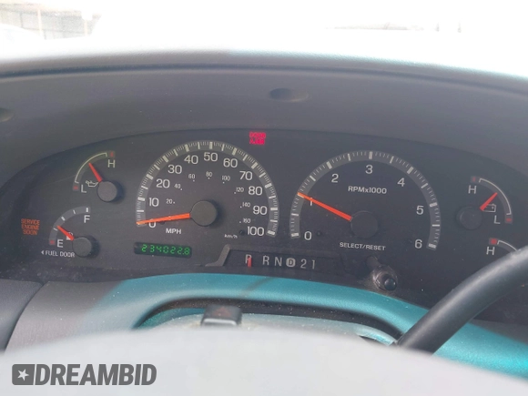 2002 Ford F-150 XL z VIN 1FTRF17W72NA69067, wystawiony jako IAAI lot #42127001 z przebiegiem 234 022 mil mil oraz . Historia ofert i sprzedaży dostępna na DreamBid. Obrazek 7.