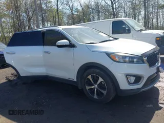 2016 Kia Sorento EX with VIN 5XYPHDA59GG181936, listed as a IAAI auction lot 42073034 with 124,511 mi miles. Bid and sale history available at carsss.com. Image 1.