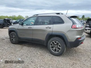 2021 Jeep Cherokee Trailhawk z VIN 1C4PJMBXXMD110534, wystawiony jako Copart lot #56333785 z przebiegiem 53 310 mil mil oraz Szkoda całkowita • Salvage title. Historia ofert i sprzedaży dostępna na DreamBid. Obrazek 2.