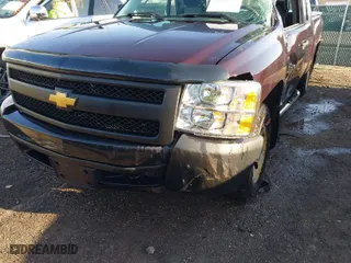2008 Chevrolet Silverado 1500 Work Truck with VIN 1GCEC19X28Z217379, listed as a IAAI auction lot 41752690 with 325,103 mi miles. Bid and sale history available at carsss.com. Image 17.