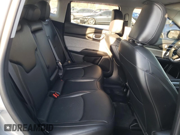 2022 Jeep Compass Latitude Lux with VIN 3C4NJDFB8NT178915, listed as a Copart auction lot 48702815 with 16,441 mi miles and Salvage title. Bid and sale history available at DreamBid. Image 11.