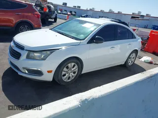 2015 Chevrolet Cruze LS z VIN 1G1PA5SH7F7113271, wystawiony jako IAAI lot #42040800 z przebiegiem 256 089 mil mil oraz . Historia ofert i sprzedaży dostępna na DreamBid. Obrazek 2.
