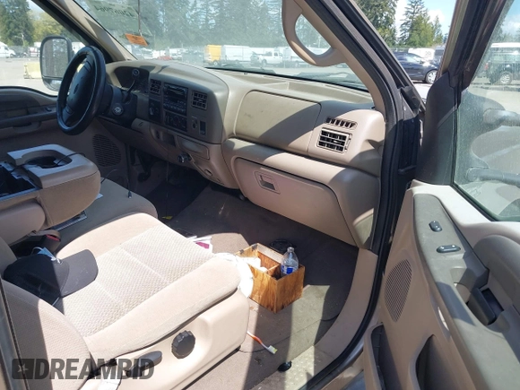 2002 Ford Super Duty F-250 XL with VIN 1FTNX21F42EB04383, listed as a IAAI auction lot 42067964 with 1 mi miles. Bid and sale history available at carsss.com. Image 5.