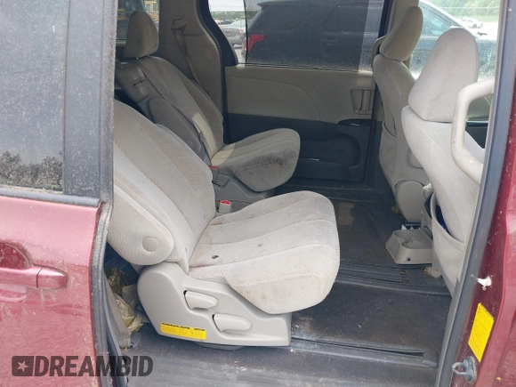 2011 Toyota Sienna LE AAS with VIN 5TDKK3DC2BS003748, listed as a IAAI auction lot 42142090 with 246,737 mi miles. Bid and sale history available at carsss.com. Image 8.