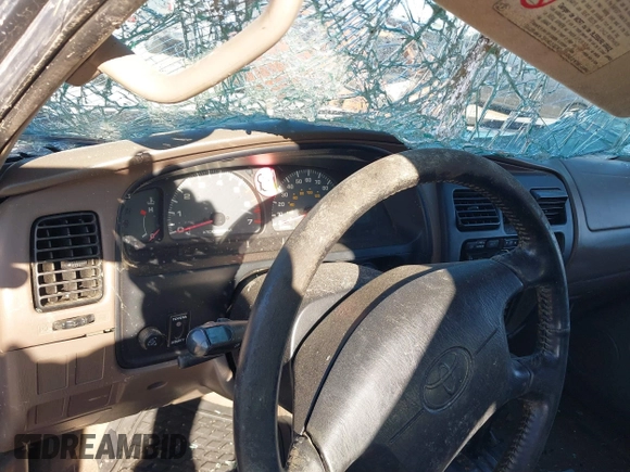 2000 Toyota 4Runner SR5 z VIN JT3GN86R8Y0141418, wystawiony jako IAAI lot #41838724 z przebiegiem Nie podano mil oraz . Historia ofert i sprzedaży dostępna na DreamBid. Obrazek 7.