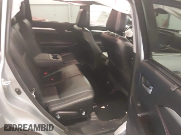 2017 Toyota Highlander XLE with VIN 5TDJZRFH2HS388353, listed as a IAAI auction lot 42138913 with 41,107 mi miles and . Bid and sale history available at DreamBid. Image 8.