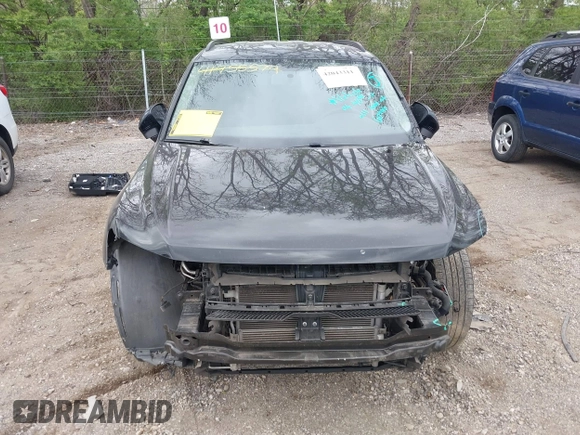 2018 Volkswagen Tiguan S with VIN 3VV1B7AX1JM076071, listed as a IAAI auction lot 42043311 with 107,883 mi miles and . Bid and sale history available at DreamBid. Image 12.