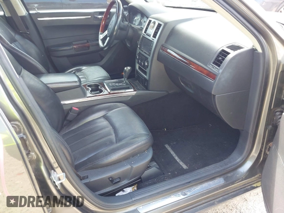 2008 Chrysler 300 C Hemi z VIN 2C3KA63H78H119766, wystawiony jako IAAI lot #42183222 z przebiegiem 149 245 mil mil oraz . Historia ofert i sprzedaży dostępna na DreamBid. Obrazek 5.