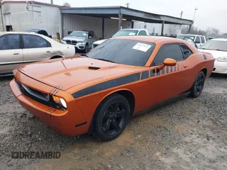 2011 Dodge Challenger z VIN 2B3CJ4DG5BH605530, wystawiony jako IAAI lot #41437632 z przebiegiem 139 992 mil mil oraz . Historia ofert i sprzedaży dostępna na DreamBid. Obrazek 17.