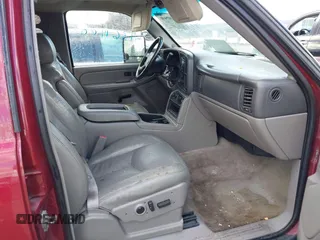2006 Chevrolet Suburban Z71 with VIN 3GNFK16Z26G132091, listed as a IAAI auction lot 41361400 with 257,976 mi miles and . Bid and sale history available at DreamBid. Image 5.