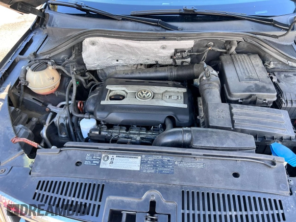 2011 Volkswagen Tiguan SE with VIN WVGBV7AX4BW535519, listed as a Copart auction lot 50371585 with 150,695 mi miles and Clean Title. Bid and sale history available at DreamBid. Image 7.