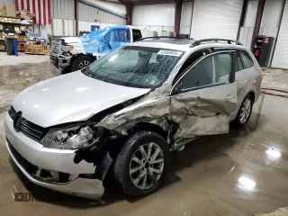 2010 Volkswagen Jetta SportWagen SE with VIN 3VWTZ7AJ8AM613773, listed as a Copart auction lot 43980685 with 0 mi miles and Salvage Title. Bid and sale history available at carsss.com. Image 1.