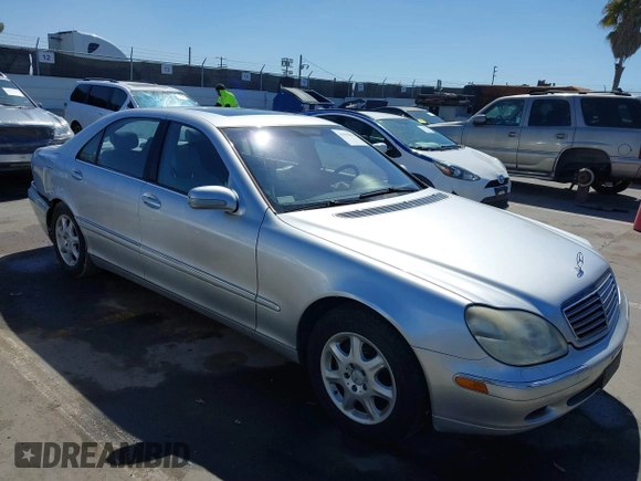 2002 Mercedes-Benz S-Class 5.0L with VIN WDBNG75J52A312063, listed as a IAAI auction lot 41818901 with 191,729 mi miles. Bid and sale history available at carsss.com. Image 1.