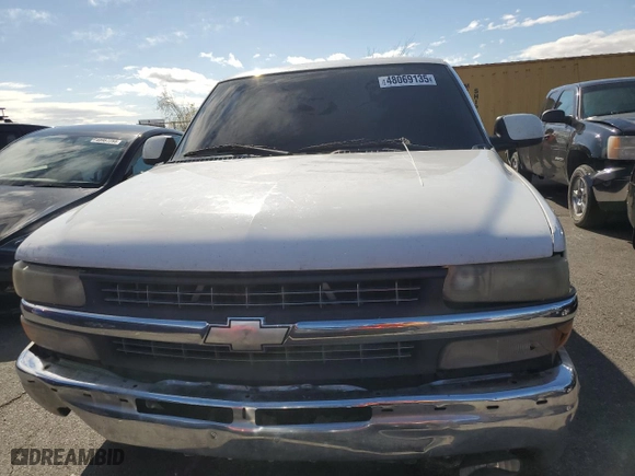 2001 Chevrolet Silverado 1500 LS with VIN 2GCEC19TX11100550, listed as a Copart auction lot 48069135 with 0 mi miles and Salvage Title. Bid and sale history available at carsss.com. Image 5.