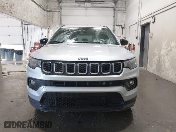 2024 Jeep Compass Latitude z VIN 3C4NJDBN5RT116961, wystawiony jako IAAI lot #42661118 z przebiegiem 24 175 mil mil oraz . Historia ofert i sprzedaży dostępna na DreamBid. Obrazek 13.