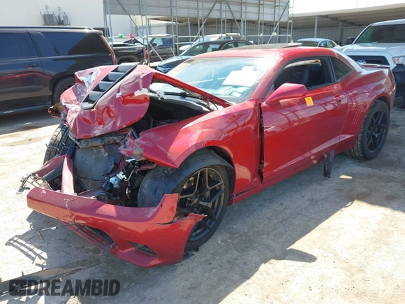 2015 Chevrolet Camaro SS z VIN 2G1FJ1EW0F9144441, wystawiony jako IAAI lot #42230511 z przebiegiem 26 615 mil mil oraz . Historia ofert i sprzedaży dostępna na DreamBid. Obrazek 16.
