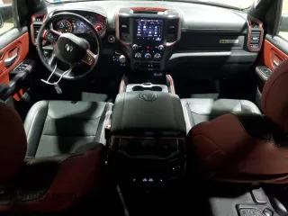 2022 Ram 1500 Rebel z VIN 1C6SRFLT1NN258780, wystawiony jako Copart lot #53040405 z przebiegiem 27 307 mil mil oraz Szkoda całkowita • Salvage title. Historia ofert i sprzedaży dostępna na DreamBid. Obrazek 8.
