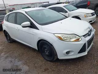 2012 Ford Focus SE with VIN 1FAHP3K20CL197291, listed as a IAAI auction lot 41643107 with 152,421 mi miles. Bid and sale history available at carsss.com. Image 1.