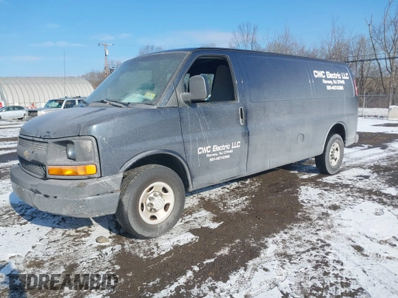 2014 Chevrolet Express Cargo Van with VIN 1GCWGGBA5E1205786, listed as a IAAI auction lot 41339085 with 201,460 mi miles. Bid and sale history available at carsss.com. Image 17.