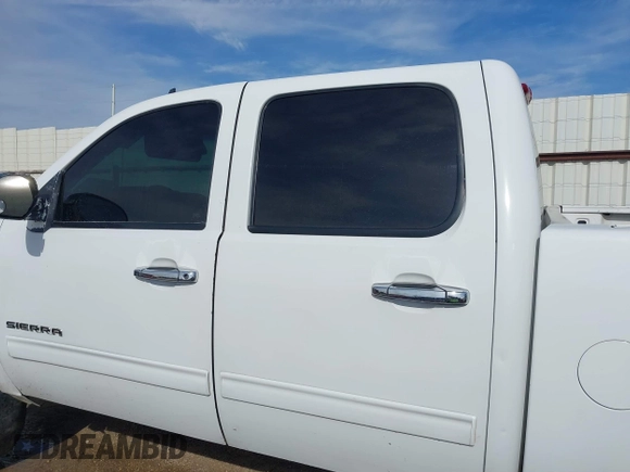2008 GMC Sierra 1500 SLE1 with VIN 3GTEK13JX8G304275, listed as a IAAI auction lot 41249001 with 195,116 mi miles. Bid and sale history available at carsss.com. Image 15.