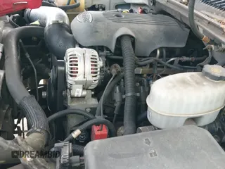 2005 Chevrolet Suburban Z71 z VIN 3GNFK16Z85G107579, wystawiony jako IAAI lot #43218642 z przebiegiem 250 230 mil mil oraz . Historia ofert i sprzedaży dostępna na DreamBid. Obrazek 12.