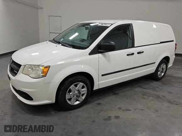 2013 Ram Cargo Van Tradesman with VIN 2C4JRGAG5DR759401, listed as a Copart auction lot 47242205 with 135,800 mi miles and Clean Title. Bid and sale history available at carsss.com. Image 1.