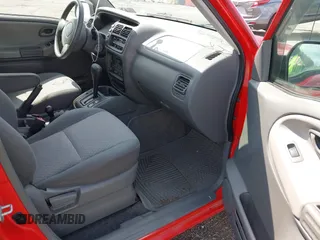 2003 Chevrolet Tracker z VIN 2CNBJ13C636944393, wystawiony jako IAAI lot #42280665 z przebiegiem 80 918 mil mil oraz . Historia ofert i sprzedaży dostępna na DreamBid. Obrazek 5.