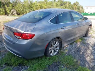 2015 Chrysler 200 Limited z VIN 1C3CCCAB0FN583630, wystawiony jako IAAI lot #42299854 z przebiegiem 115 566 mil mil oraz . Historia ofert i sprzedaży dostępna na DreamBid. Obrazek 4.