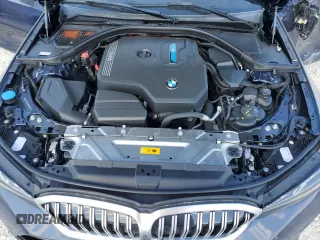 2024 BMW 3 Series 330e with VIN 3MW39FF01R8E69367, listed as a Copart auction lot 67118224 with 1,051 mi miles and Salvage Title. Bid and sale history available at carsss.com. Image 12.