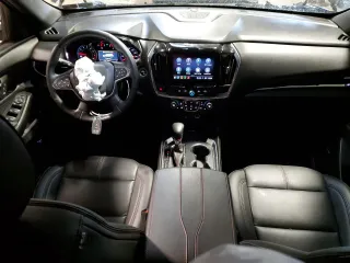 2023 Chevrolet Traverse RS z VIN 1GNEVJKW1PJ299590, wystawiony jako Copart lot #57534665 z przebiegiem 38 357 mil mil oraz Szkoda całkowita • Salvage title. Historia ofert i sprzedaży dostępna na DreamBid. Obrazek 8.
